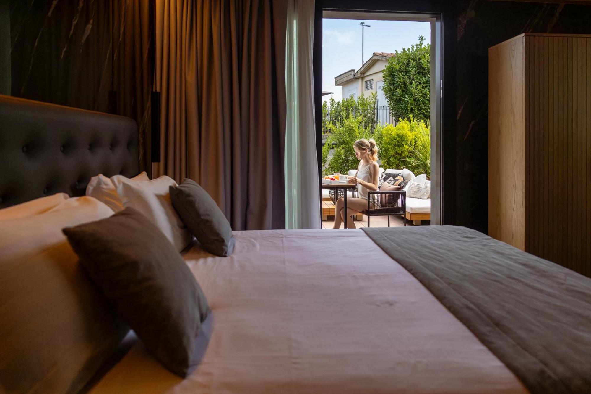 Boutique Hotel 西尔米奥奈 外观 照片
